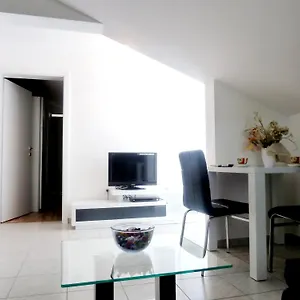 https://apartments-villa-excellente-belvedere.pula-hotels.org